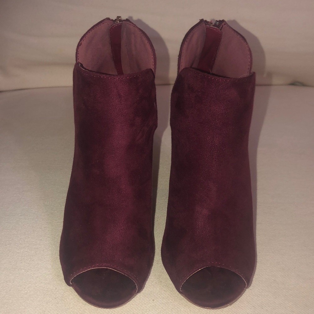 Wine/burgundy thick heel open toe bootie style